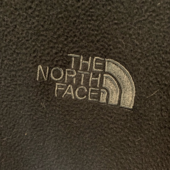 North Face black and gray fleece jacket. Full front zipper, size Large. - Picture 3 of 6
